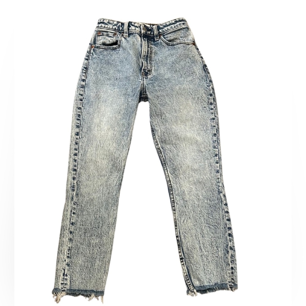 Abercrombie & Fitch The Mom High Rise Jeans | Light Acid Wash | Size 23 (000s)